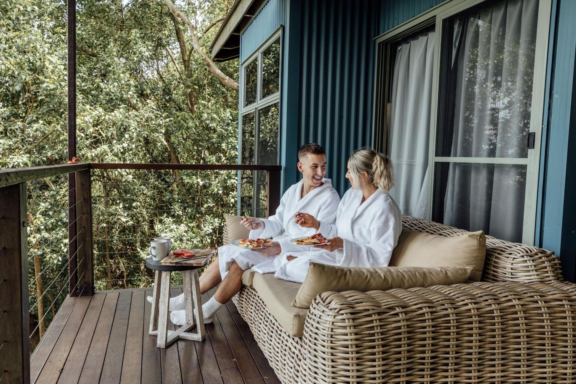 Treetops Seaview Montville Dış mekan fotoğraf