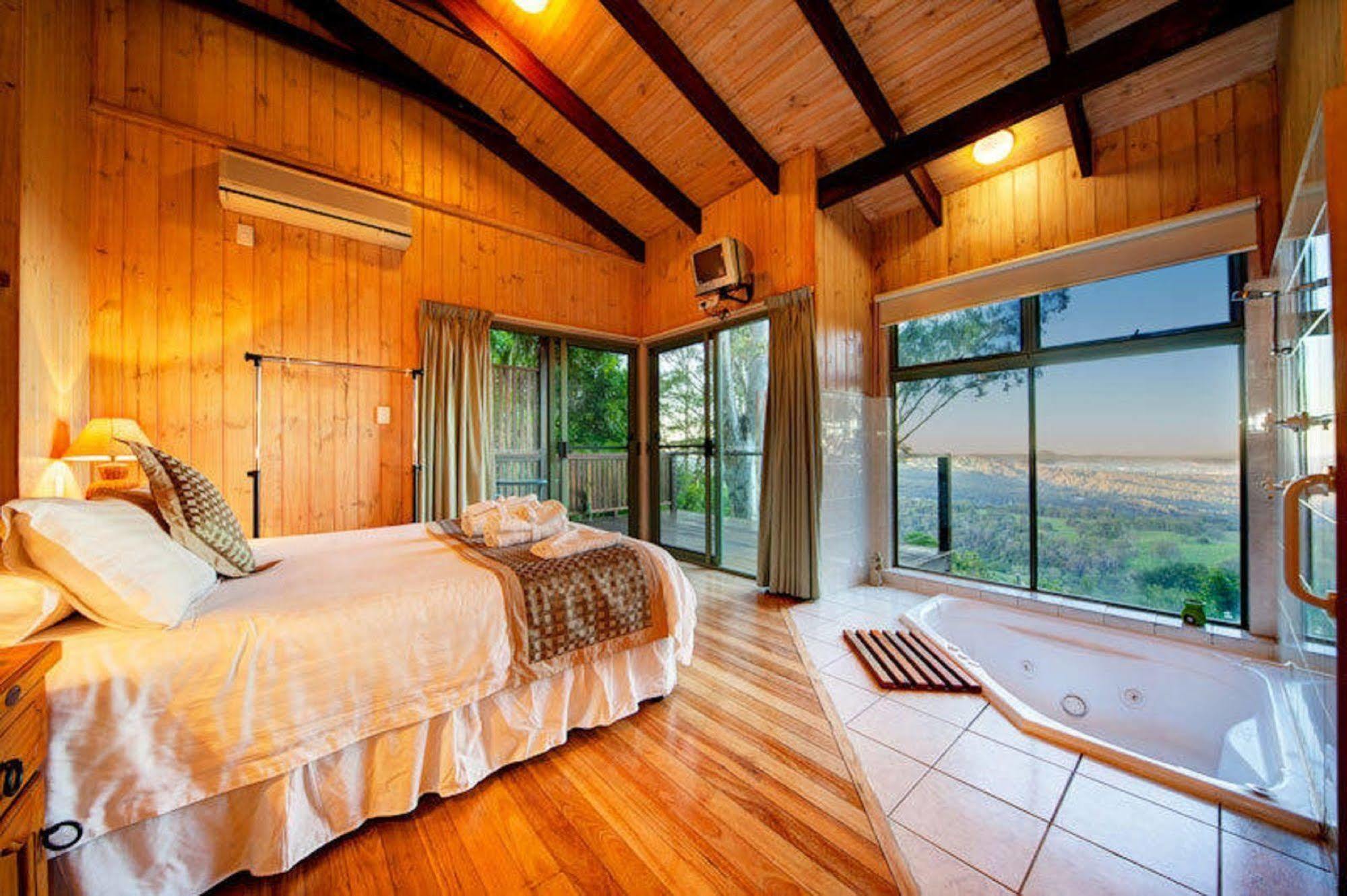 Treetops Seaview Montville Dış mekan fotoğraf