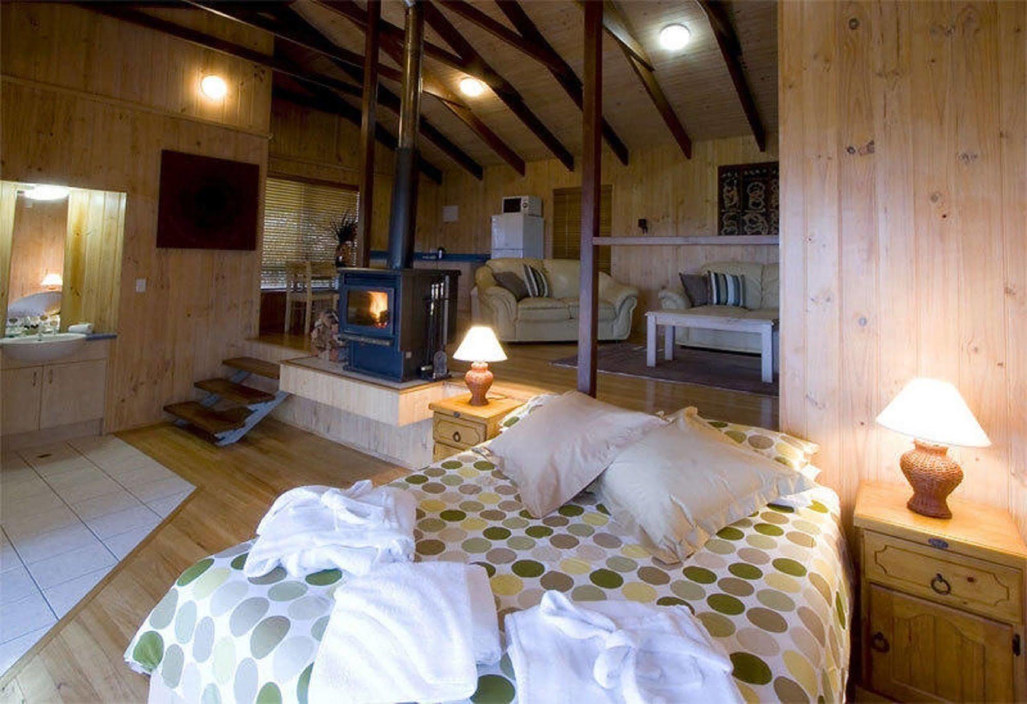 Treetops Seaview Montville Dış mekan fotoğraf